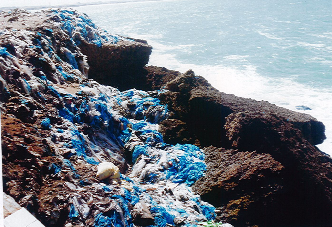 Nos plages entre le bleu de la vie et celui de la mort